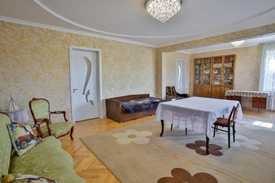 קוטאיסי Nana'S Apartment מראה חיצוני תמונה